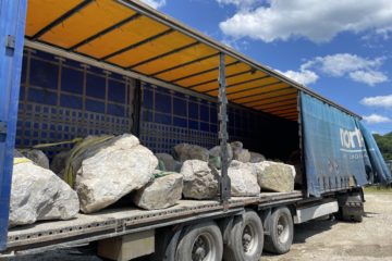 Загруженный и подготовленный камень к отправке нашей машиной